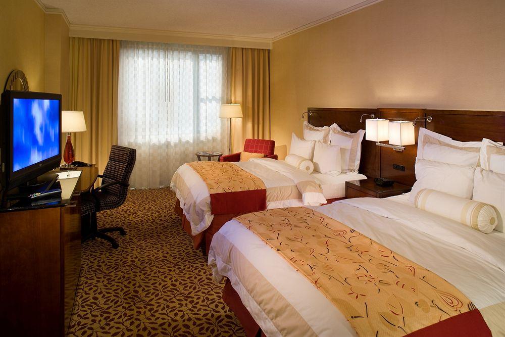 ชิคาโก แมริออท แอท เมดิคอล/ดิสทริคท์ Hotel ภายนอก รูปภาพ